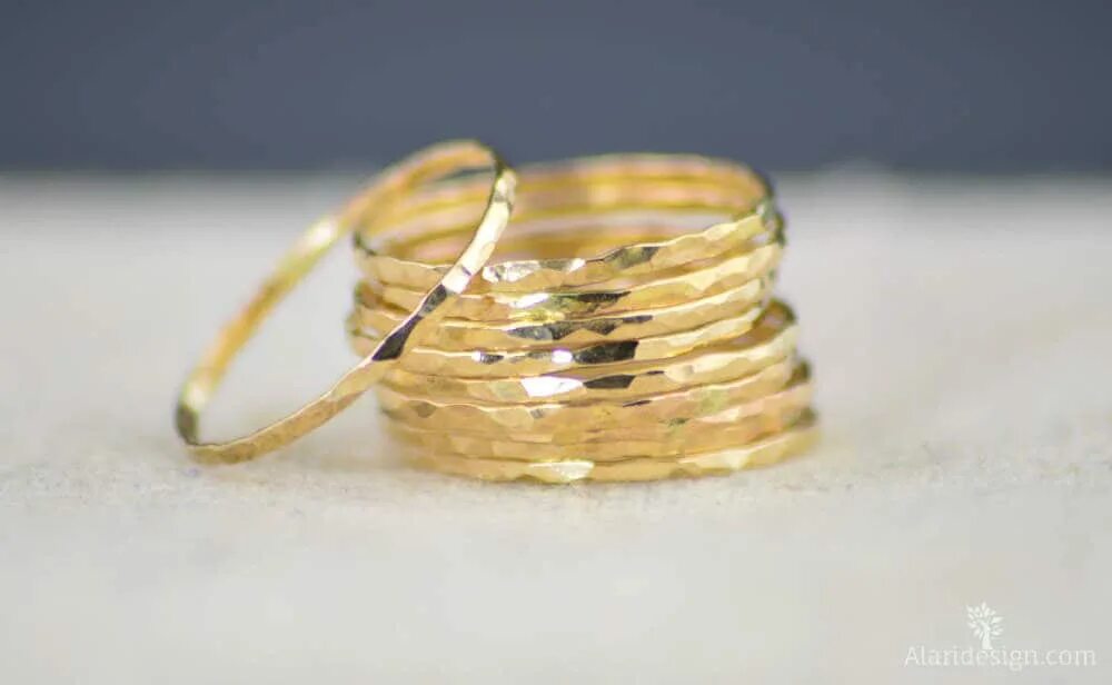 Кольцо плетеное золотое. Тонкое золотое кольцо. Старинные Колечки золотые простые тонкие. Очень тонкие кольца из золота.