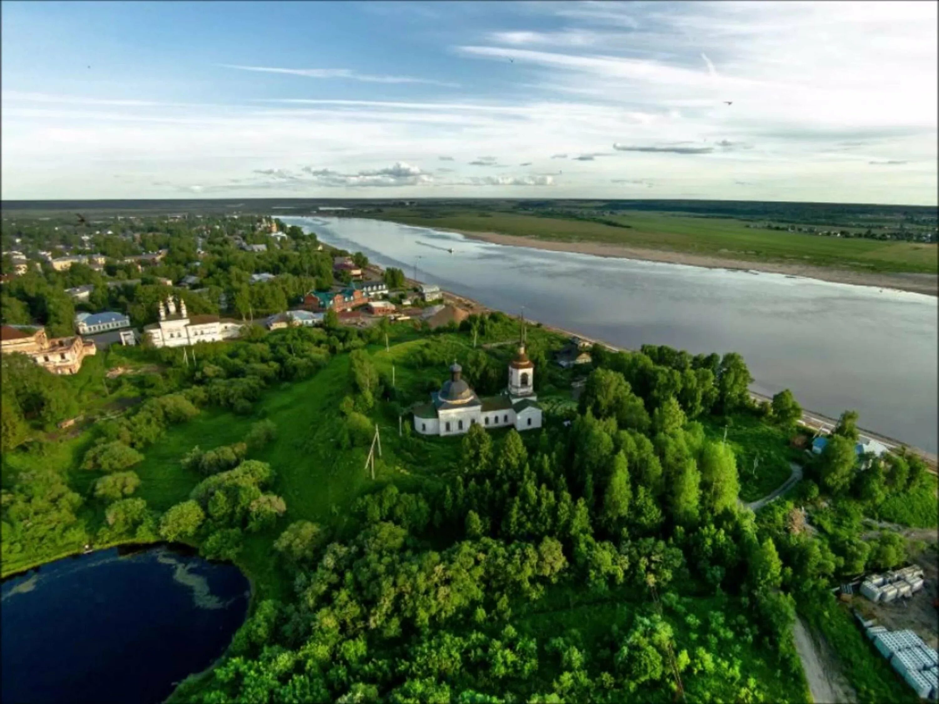 Вологодская область переехать. Великий Устюг Вологодская область. Городище Великий Устюг. Вологда Великий Устюг. Река в Великом Устюге.