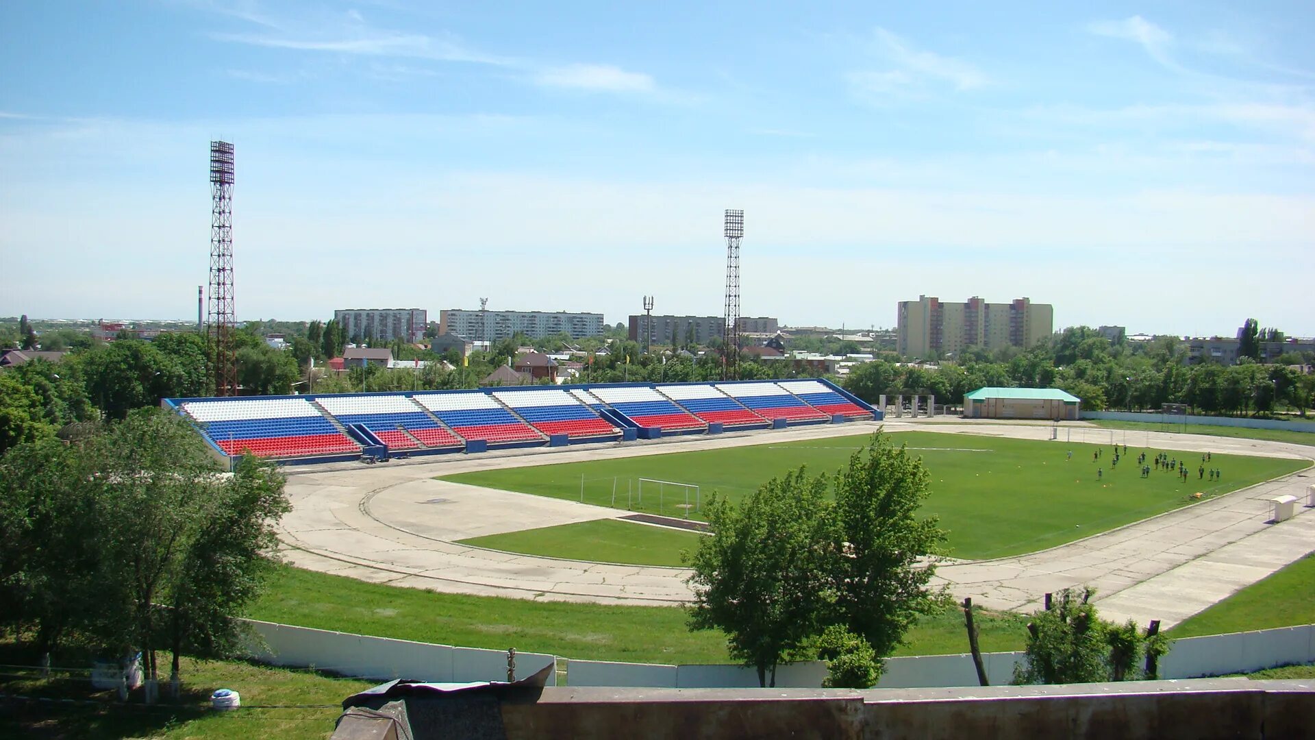 Энгельс улица нестерова. Городской стадион Энгельс. Центральный стадион Энгельс. Стадион Энгельс Нестерова. Стадион Торпедо Энгельс.