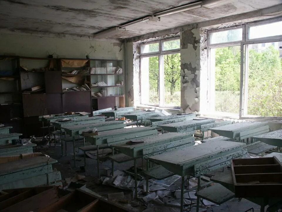 Видео припять чернобыля. Чернобыль припять 1986. припять чаэс 1986. 26 апреля чернобыль припять. припять апрель 1986.