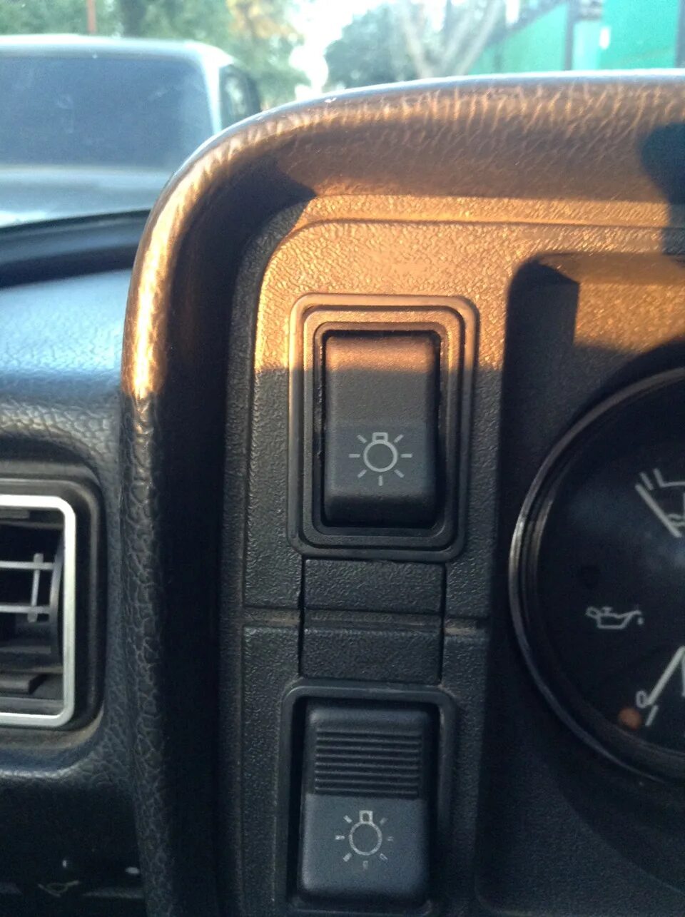 Клавиши ваз 2105. Кнопки 2105. Кнопка включения подогрева заднего стекла ваз 2105. Панель управления ваз 2105. Кнопки ваз 2114 на ваз 2105.