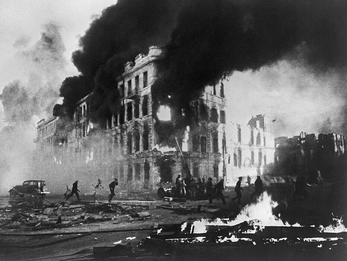 Сталинград 42 год. Сталинград 42 год. Сталинградская битва сражение 1942. Битва за сталинград 1942. Битва за сталинград 1942-1943.