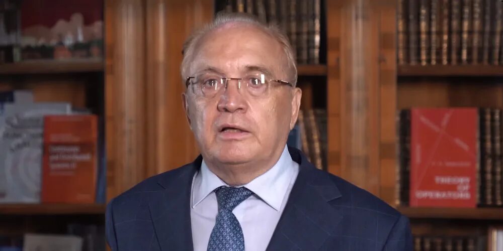 Ректор имя. Лобанов иван васильевич ректор рэу. Михаил гордин мгту. Ректор ргу есенина. Виктор антонович мгу.