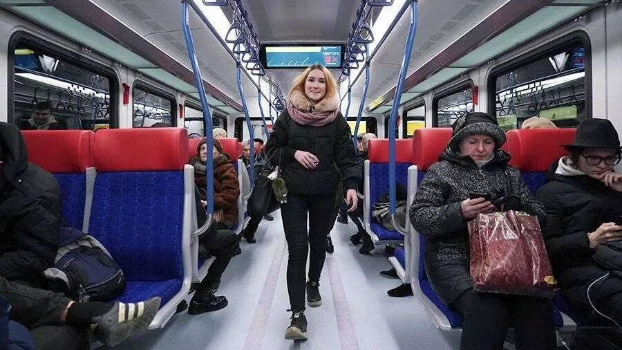 мцд пассажиры. мцд электрички. проект станции железнодорожная мцд. мцд пассажиры. мцд вагоны внутри.