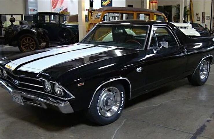 4 speed automatic. 4 speed automatic