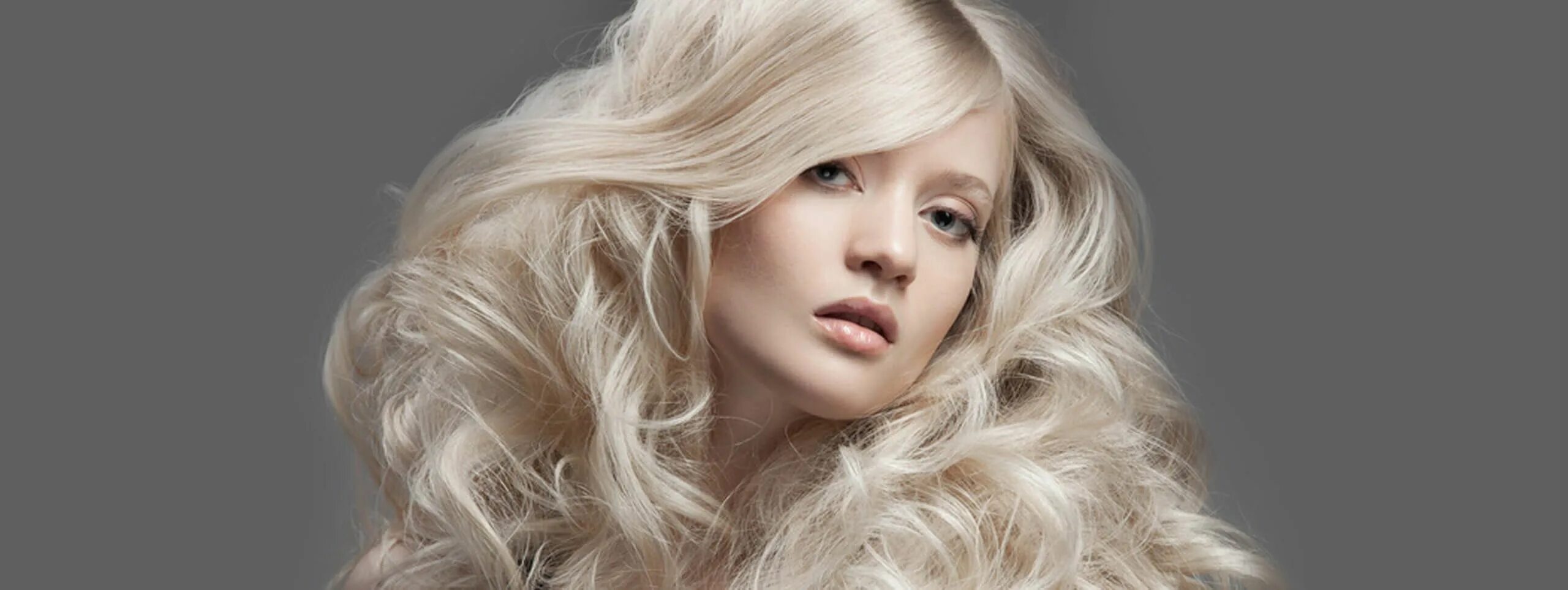 Bleach blonde. Бесцветные волосы. Цвет пергидрольной блондинки. Текстура волос блонд. Тусклый блонд.