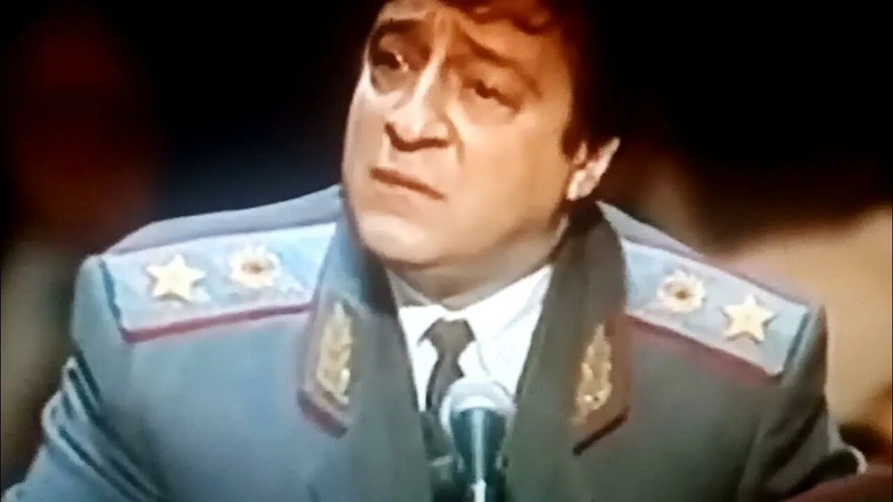 Хазанов предатель. Геннадий хазанов генерал мвд. геннадий хазанов сталин. геннадий хазанов милиционер. хазанов сталин.