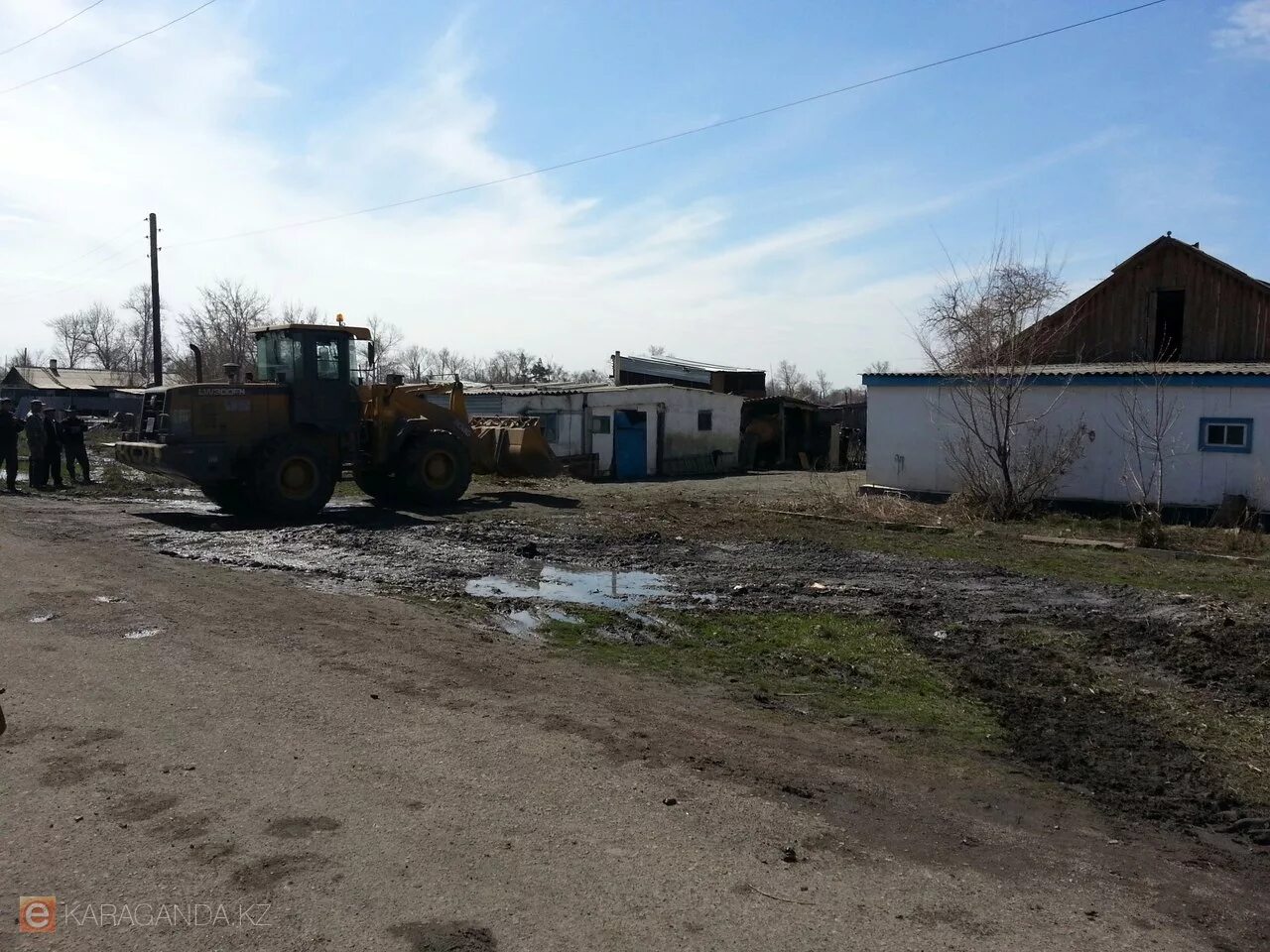 Село караганда. Поселок карабас карагандинской области. Караганда православная церковь. Село караганда. Карагандинская область поселок изумрудный.