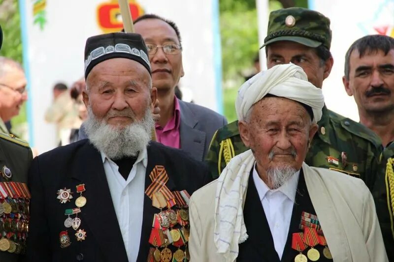 Таджики в великой отечественной войне. Ветераны Великой Отечественной Таджикистан Зайнаб. Участники войны в Таджикистане. Узбекские ветераны. Ветеран узбек.