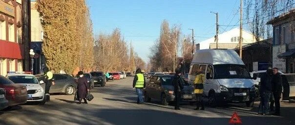 Что случилось в бузулуке сегодня. ДТП С Бузулукским автобусом. ДТП под Бузулуком 29.03.2022. Авария в Бузулуке 22.05.2022.. Авария 5 января в Бузулуке машина 10.