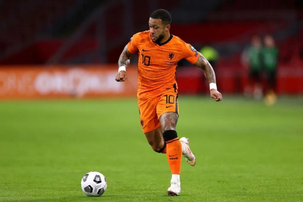 Депай мемфис в пес 2022. Мемфис депай карьера. Depay. Депай наполи. Memphis depay.