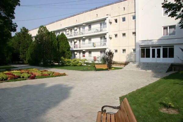 Санатории песчаного. Евпатория санаторий черноморец. Бахчисарайский район с песчаное пансионат радуга. Санаторий черноморец песчаное крым пляж. Пансионат волна-парк село песчаное бахчисарайский район.