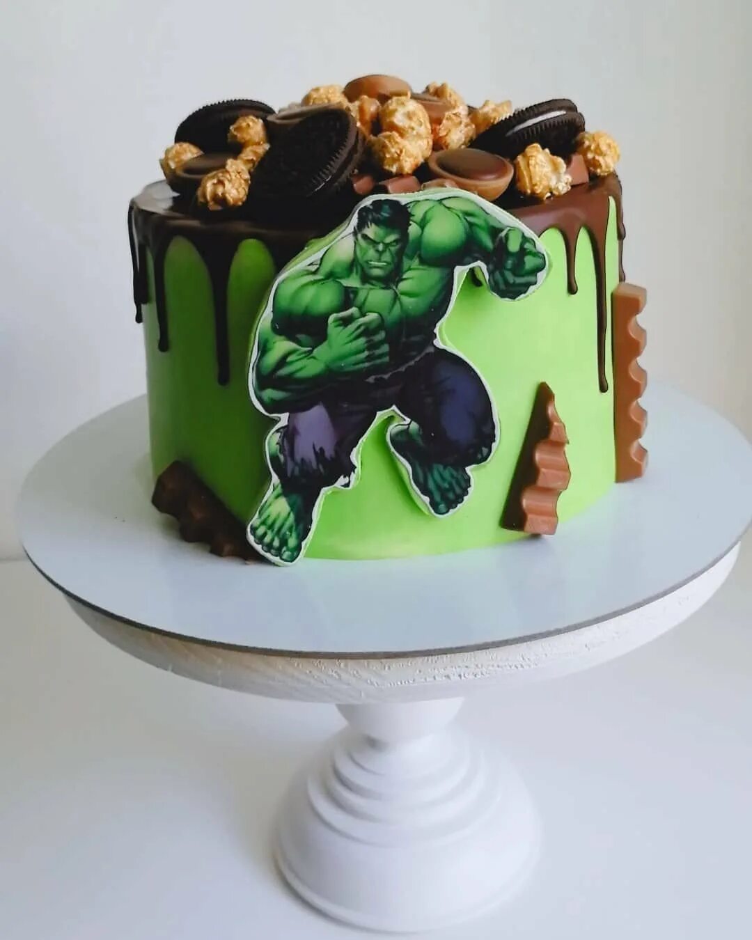Торт для мальчика с халком. Торт на 4 года мальчику халк. Торт халк и человек паук кремовый. Торт с халком. Торт с халком и человеком пауком для мальчика 5 лет.