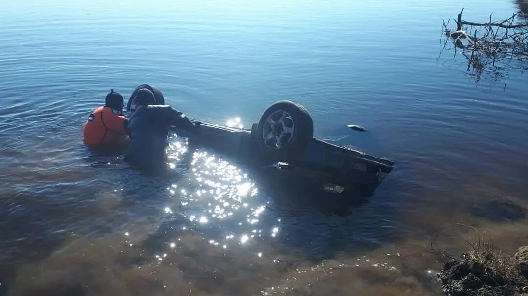 Черниговка Амурская область Свободненский район. Водолазы спасатели г Свободный Амурской области. Утонувшая машина в г. Зея. Дно реки Зея. Утонули свободный