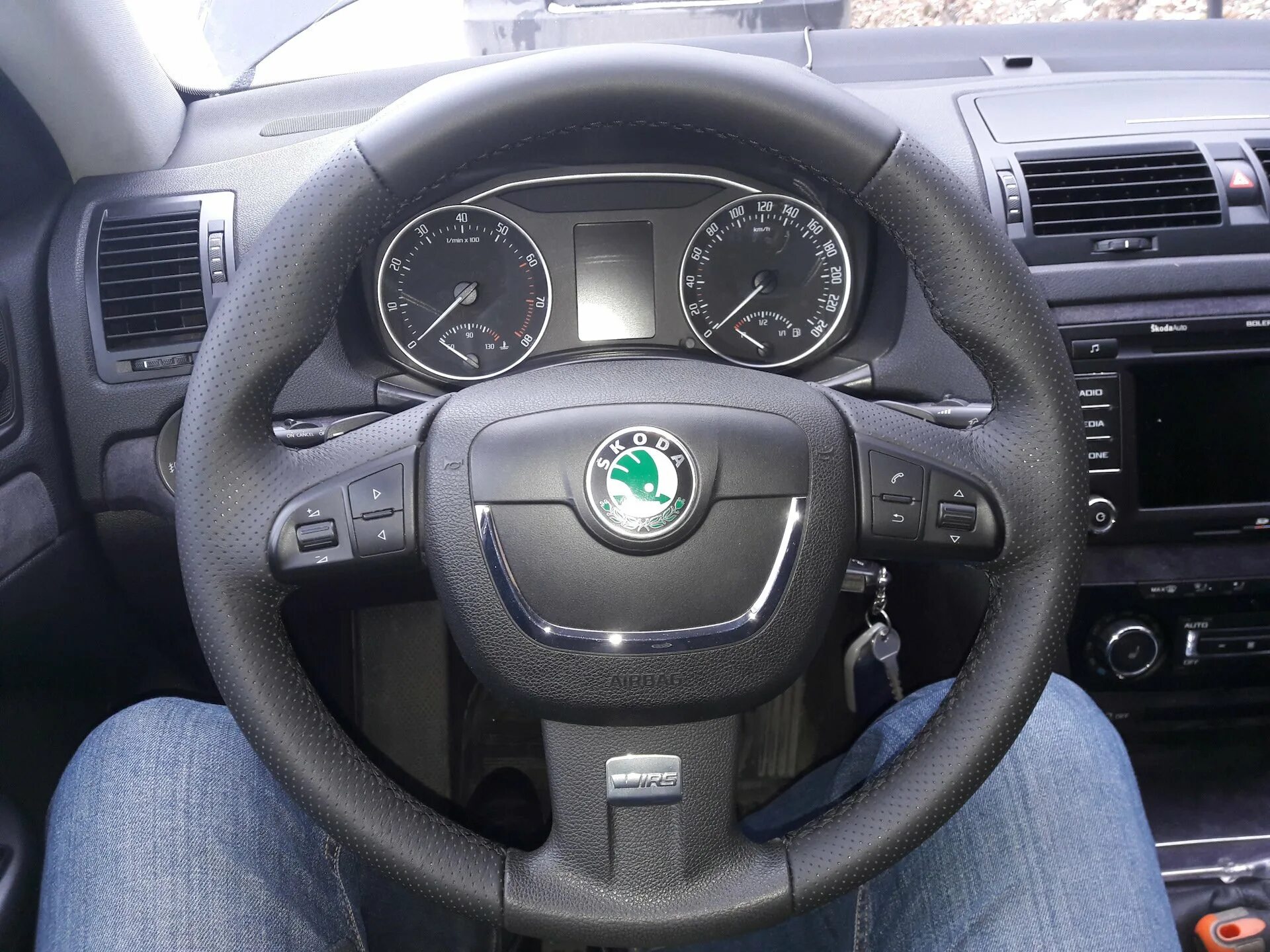 Шкода а5 скорость. Skoda Octavia a8 RS Steering Wheel.