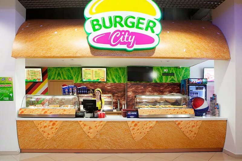 Калифорнийский хот дог. Название для фаст фуда. Ларек с едой. Американский ресторан бургер кинга. Сабвей ресторан быстрого питания.