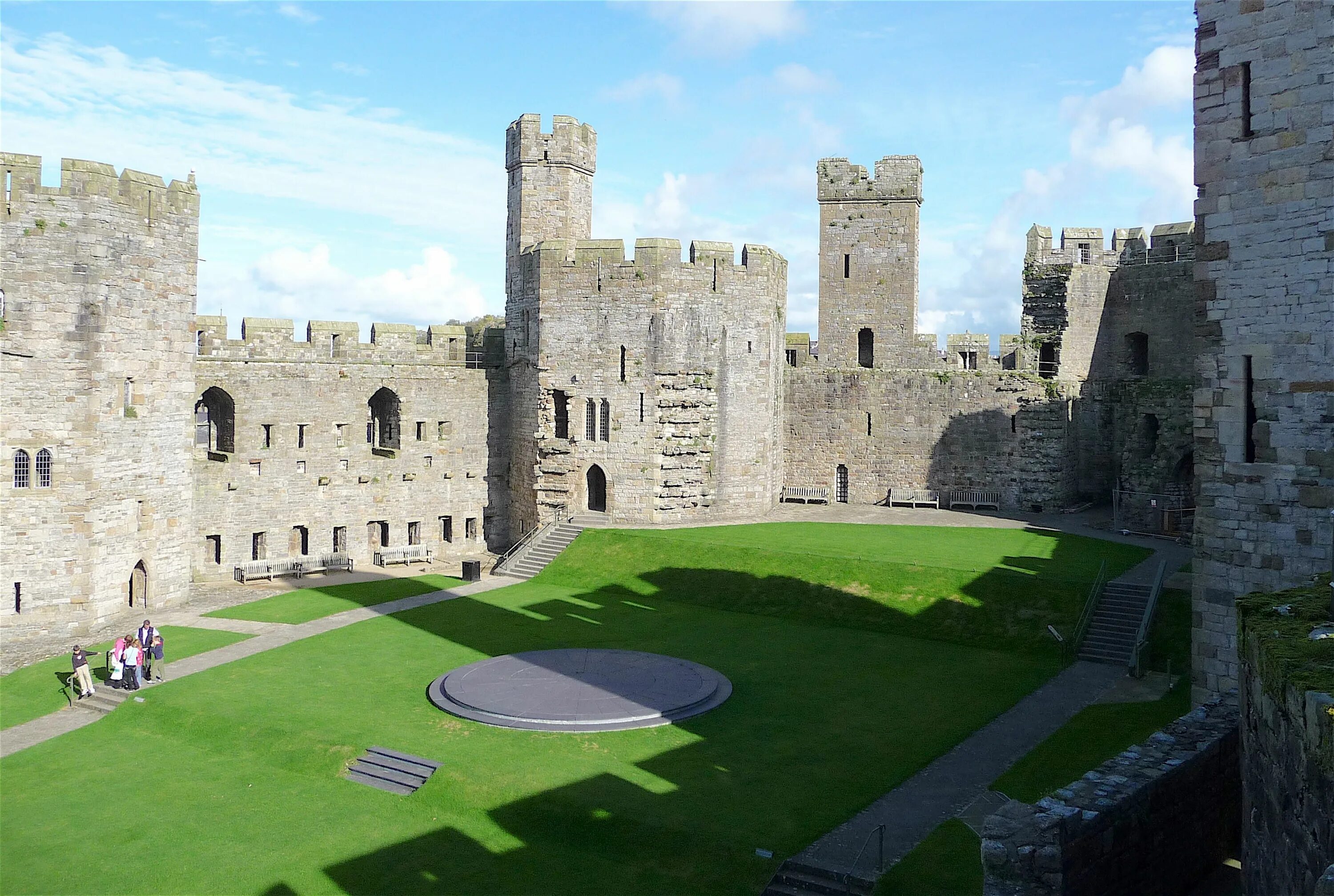 Замок кайрфилли, южный уэльс. Замок кайрфилли великобритания. Замок харлек в уэльсе. Замок кайрфилли. 2 й по величине город уэльса.