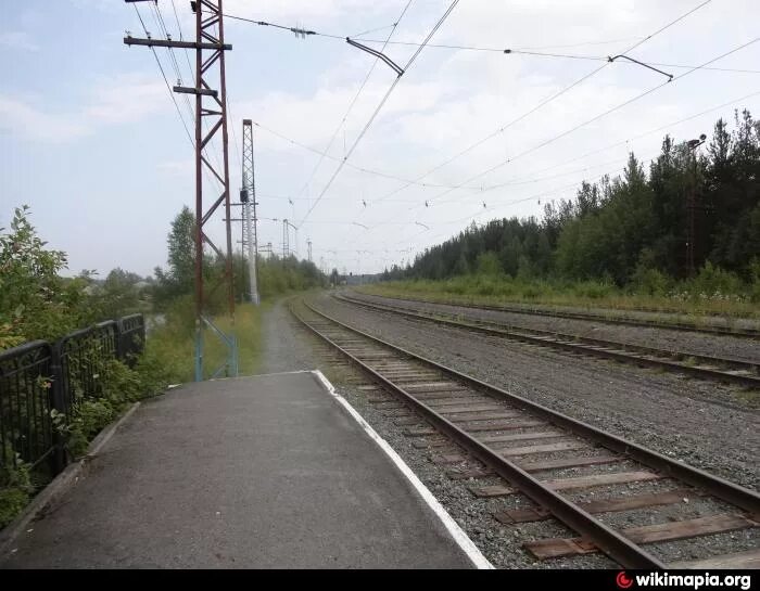 Станция карпинск. Железнодорожный вокзал карпинск. Железнодорожный вокзал карпинск. Станция карпинск. Станция карпинск.