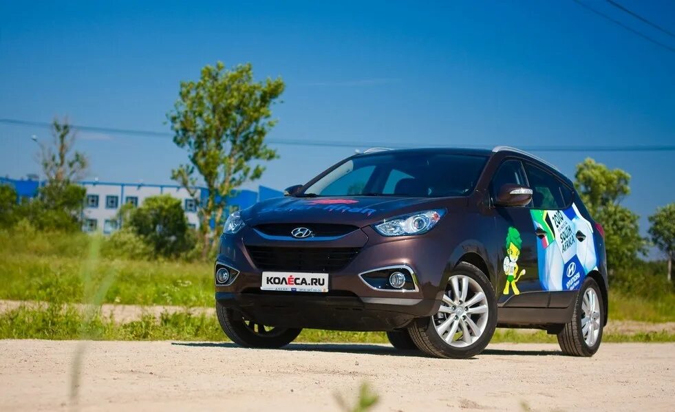 Тест драйв хендай. Hyundai ix35 дорожный просвет. хендай икс 35 тест драйв. hyundai ix35 2010. хёндай ай икс 35 просвет.