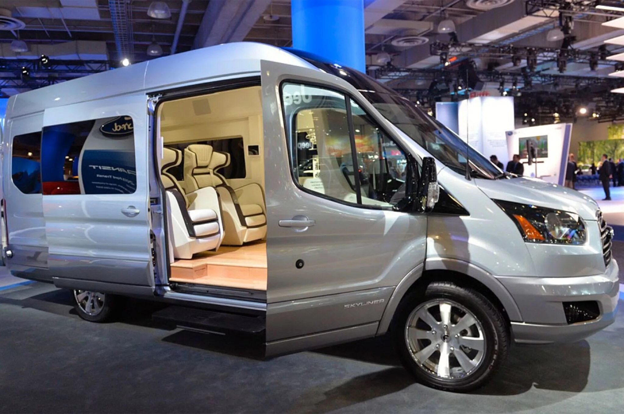 Транзит купить цена. Форд Транзит минибус. Ford Transit Passenger van. Ford Transit 2021 фургон. 2021 Ford Transit Passenger.