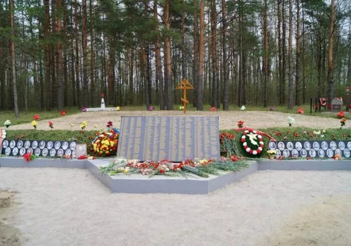 Кладбище дубровка. Братские могилы невская дубровка. Кладбище дубровка. Кладбище дубровка. Кладбище дубровка.