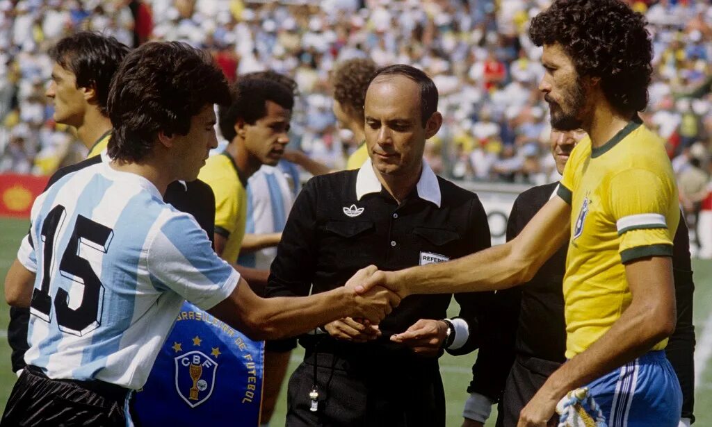 World cup 1982. Сборная испании 1982. World cup 1982. Италия бразилия 1982. Лахдар беллуми футболист.