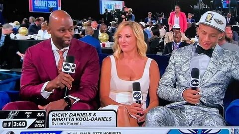 The 2022 NBA Draft had Dyson Daniels' mom stealing the thunder from he...