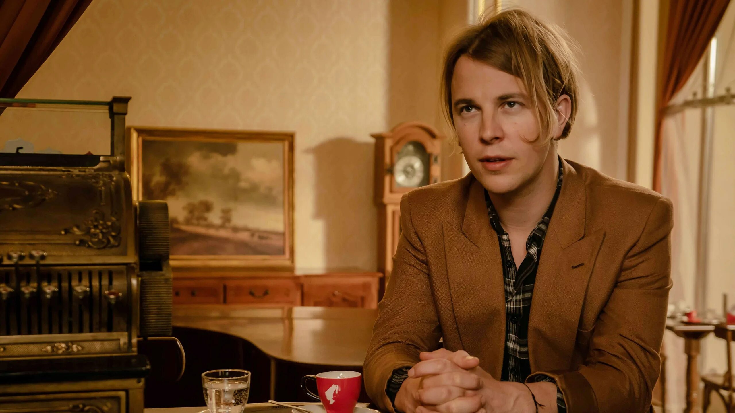 Tom odell friday. Tom Odell. Том Оделл (Tom Odell). Tom Odell 2023. Tom Odell сейчас.