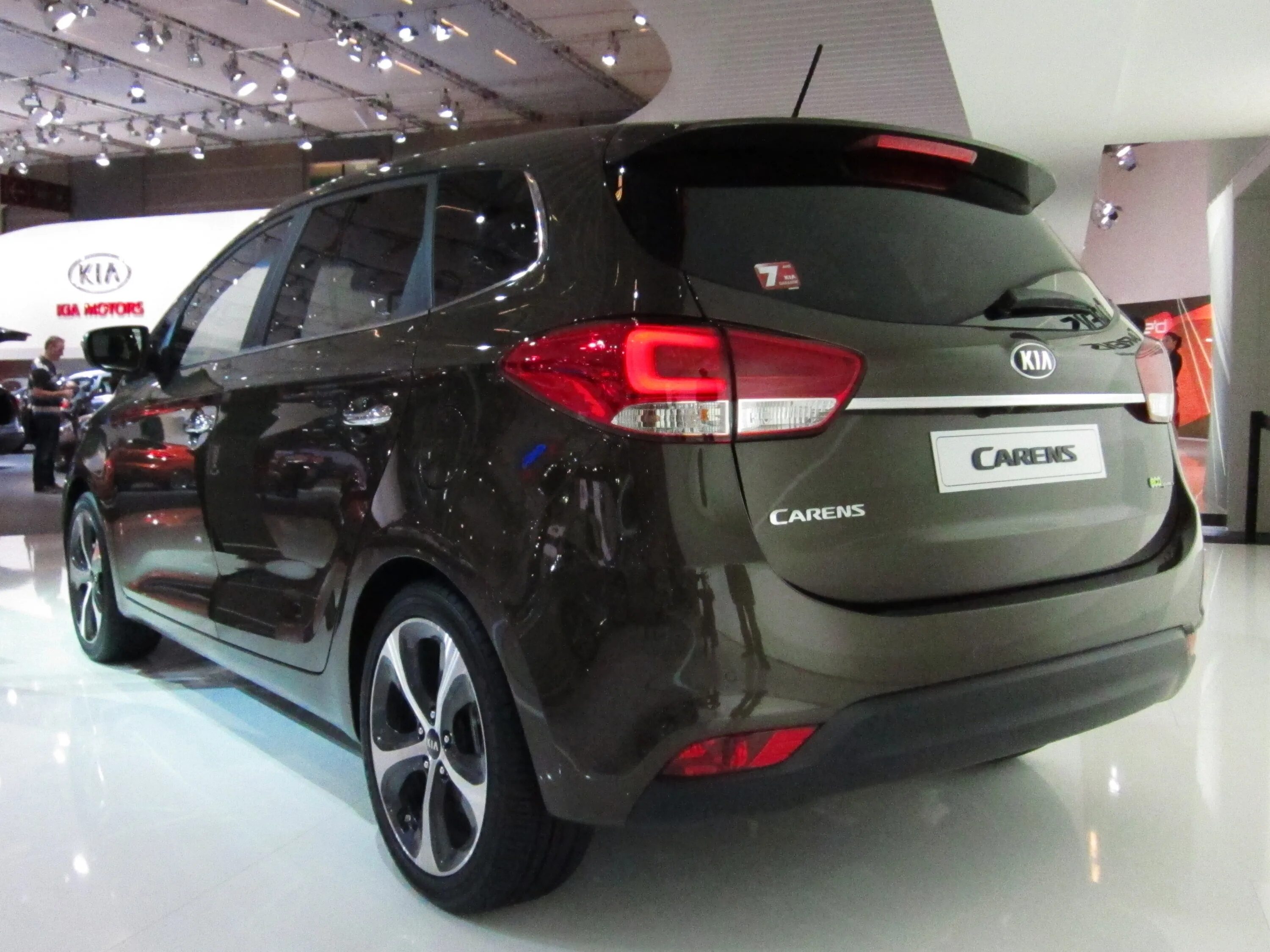 Kia carens купить. Kia Carens. Киа Carens 4. Kia Carens 2015 Tuning. Kia Carens 2022.