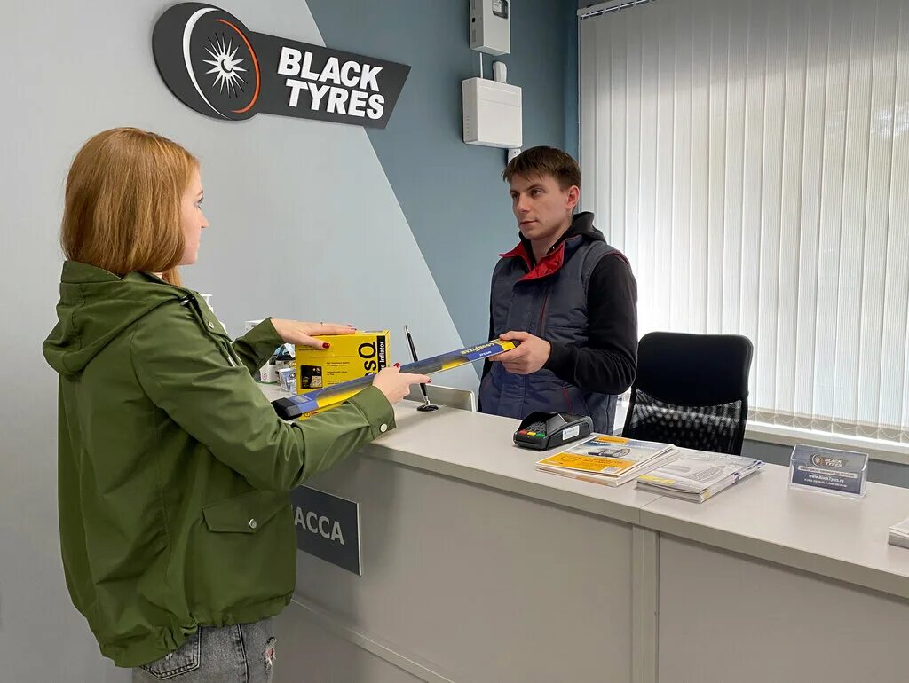набережная академика туполева 13. Blacktyres логотип. реклама зимней резины со снеговиком. блэк тайрс. Blacktyres.