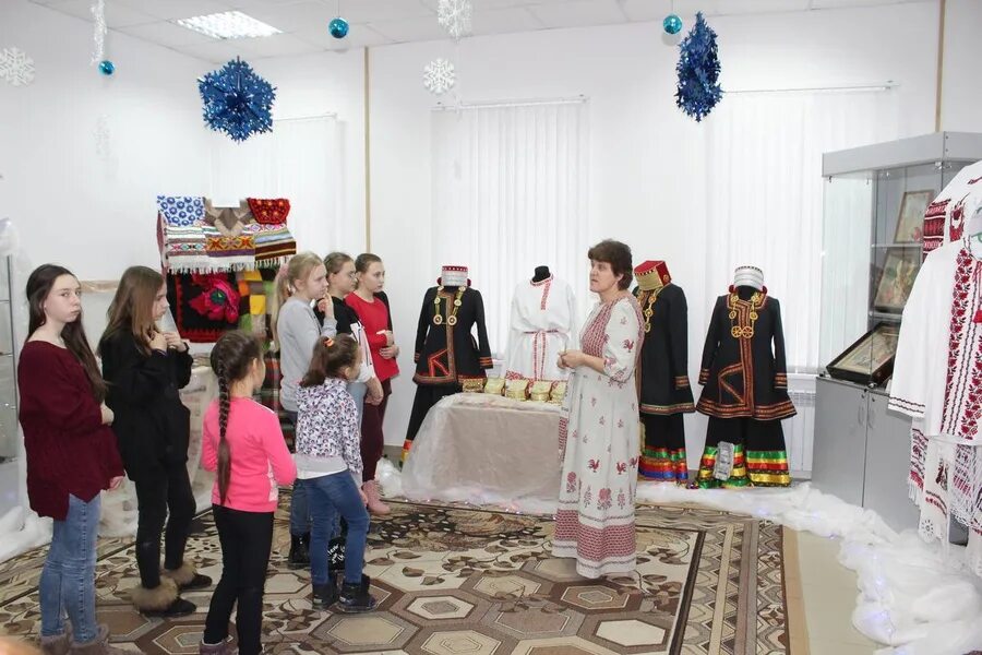 Борисовский сайт белгородская. Борисовский дом ремесел. Дом ремесел Борисовка. Промыслы Борисовского района Белгородской. Промыслы Борисовского района.