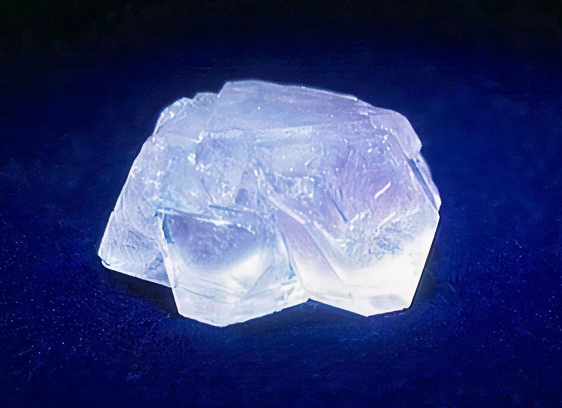 Cacha crystal. Алунит минерал. Алюмонатриевые квасцы. Гексональный Кристал. Лоренси Кристал.