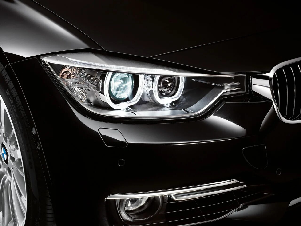 Фары BMW f30. BMW f30 Black фары. Фара БМВ f30 rest. BMW f30 фары ночью.