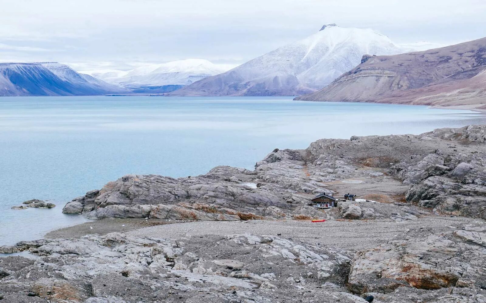 Шпицберген море. Шпицберген море. Остров медвежий шпицберген. Архипелаг шпицберген норвегия. Архипелаг шпицберген норвегия.