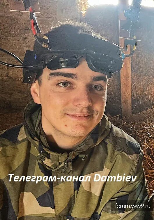 Дуэль дронов. Дуэль дронов. Самолет уходит от ракеты. Самолет уходит от ракеты. Tt76195.