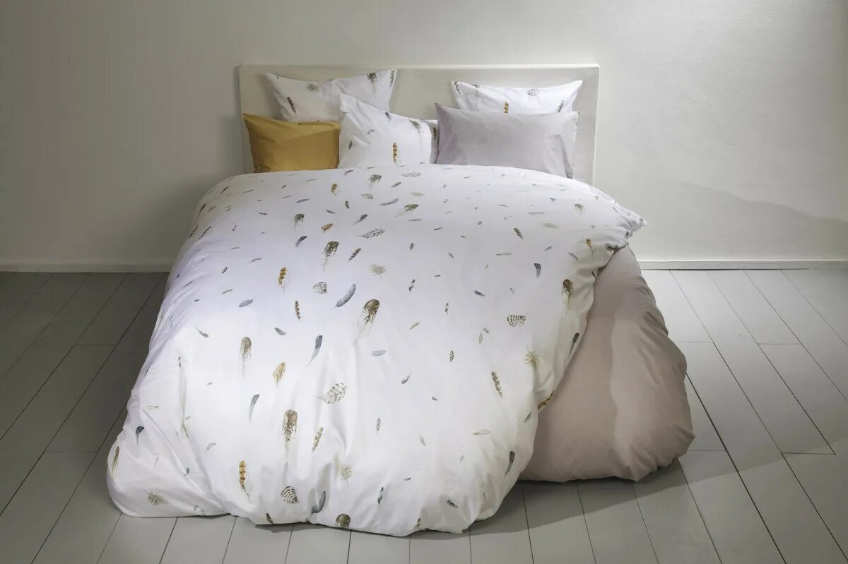 Постельный фото. Bed Linen постельное белье. Постельное белье Fischbacher. Linens постельное белье Luxury Linen. Постельное из Батиста.