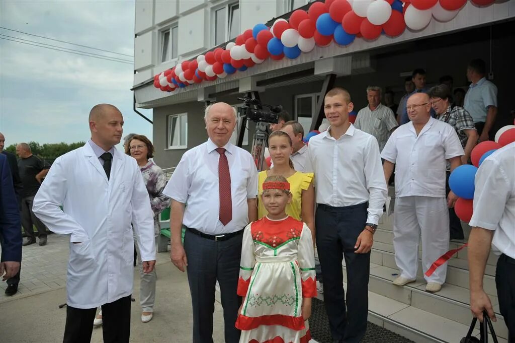 Большая Черниговка Самарской области. Село большая Черниговка Самарская область. ЦРБ большая Черниговка Самарской области. Поликлиника большая Черниговка.