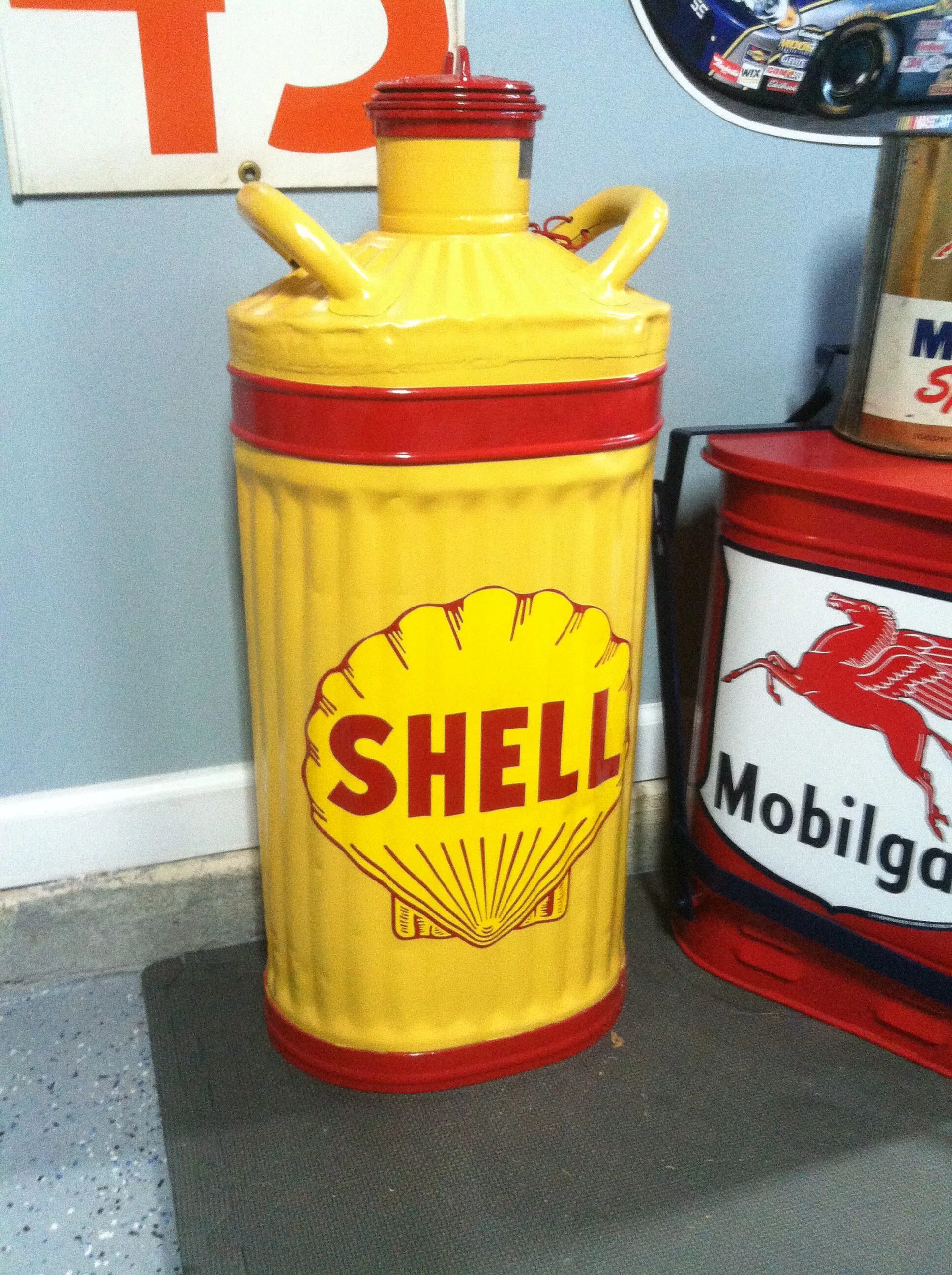 Жестяные банки Standard Oil. Shell Gas. Royal Dutch Shell. Shell Oil Vintage.