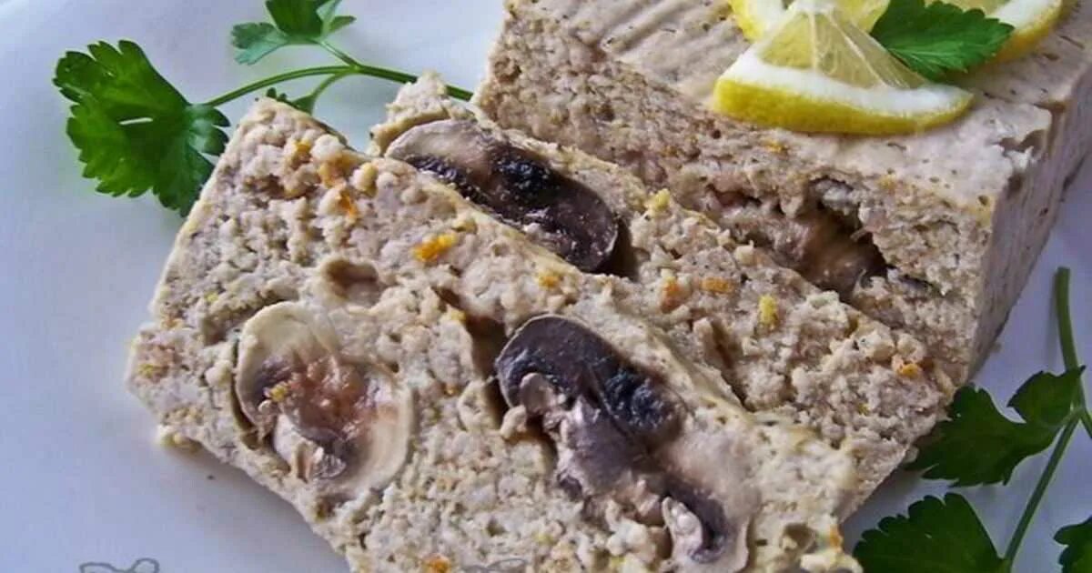 Паштет с грибами куриный рецепты. Паштет с грибами. куриный паштет с грибами. паштет из куриной грудки с грибами. паштет с кусочками грибов.