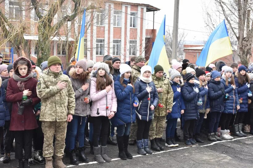 Бахмут сегодня новости последнего дня. Бахмут донецкая область. бахмут 2015. военное обстановка в бахмуте. бахмут 2025.
