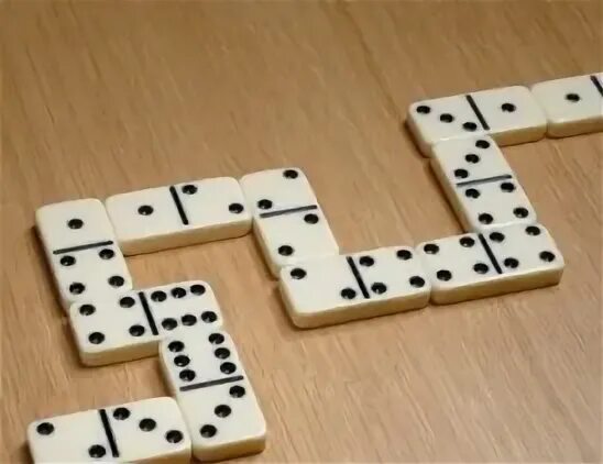 Код домино. Домино. фигуры из домино. партия в домино. игра домино.