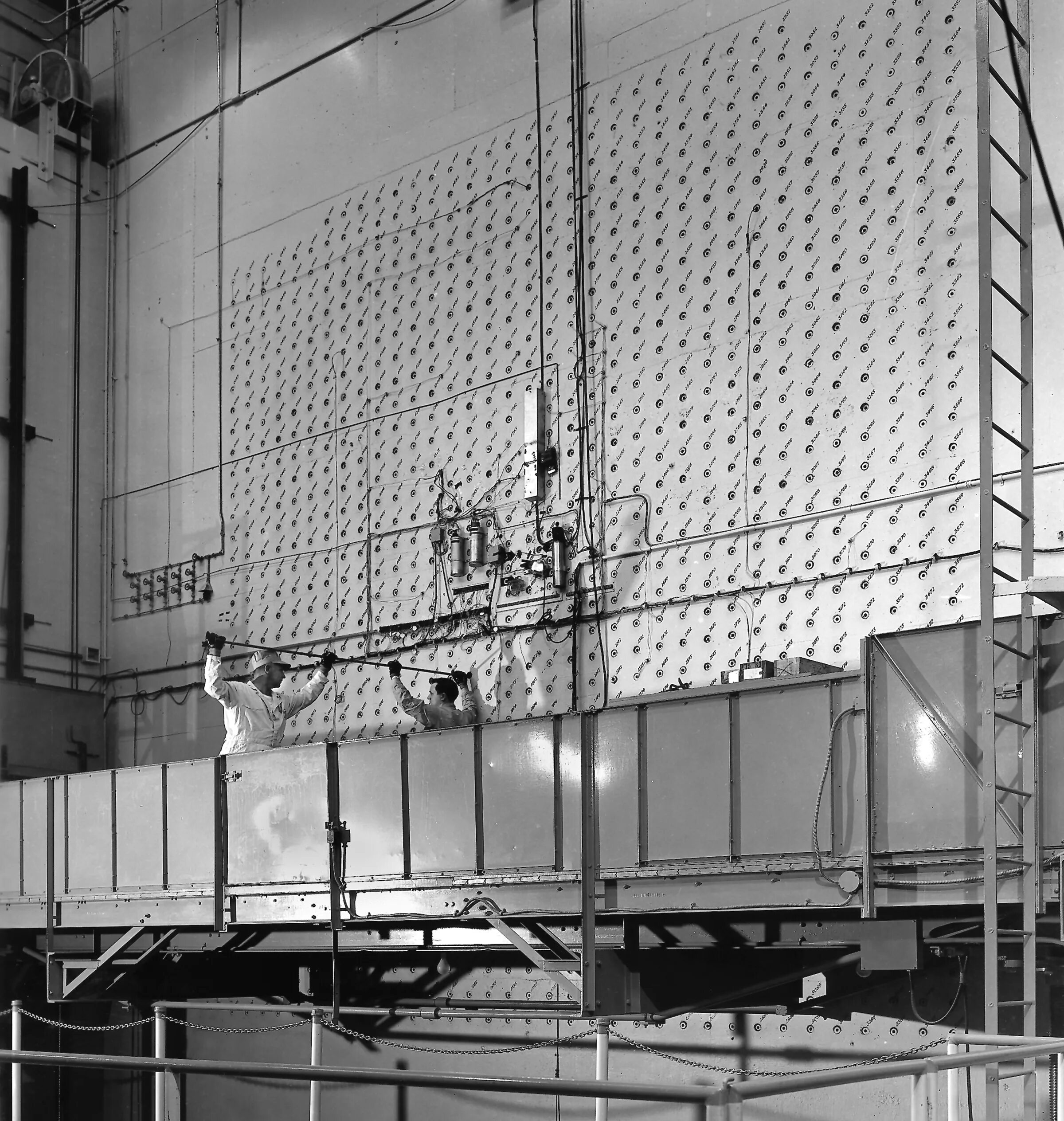 Графитовый реактор. Ядерный реактор x-10. графитовом реакторе x-10 в ок-ридже. x-10 graphite reactor. ядерный реактор zeep.