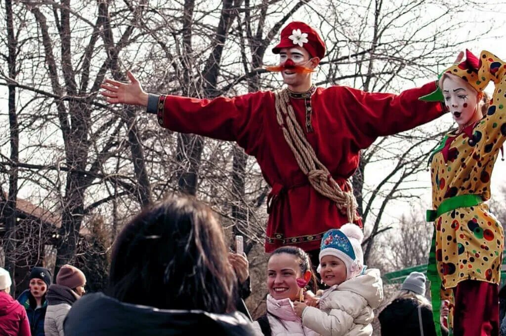 Масленица в ростове 2025 программа. Масленица в малинках. парк птиц малинки масленица. масленица на дону. масленица в парке малинки.