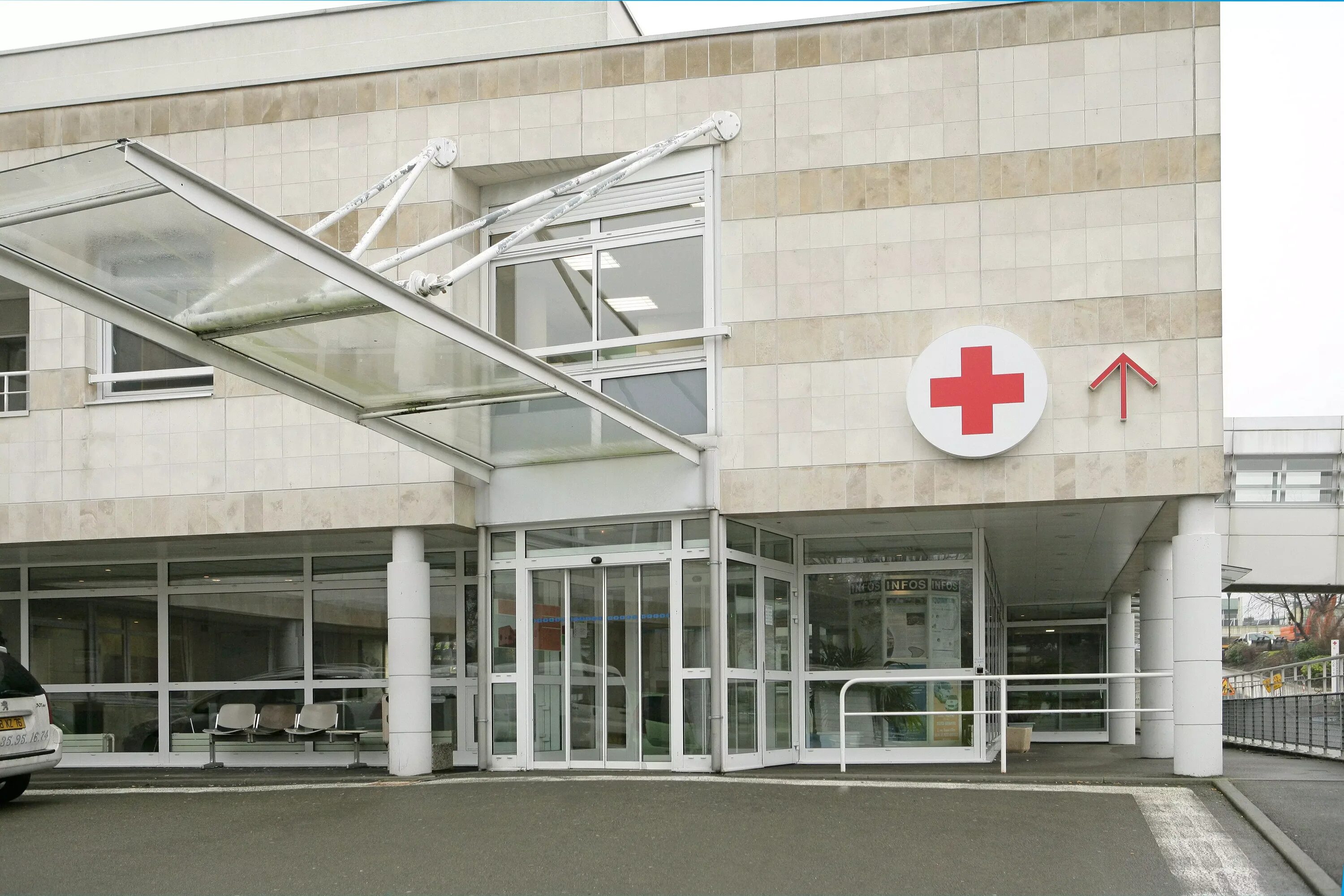 Colorado university anschutz medical campus. Здание больницы сербия. Поликлиника здание. Поликлиника здание. Медицинские учреждения.