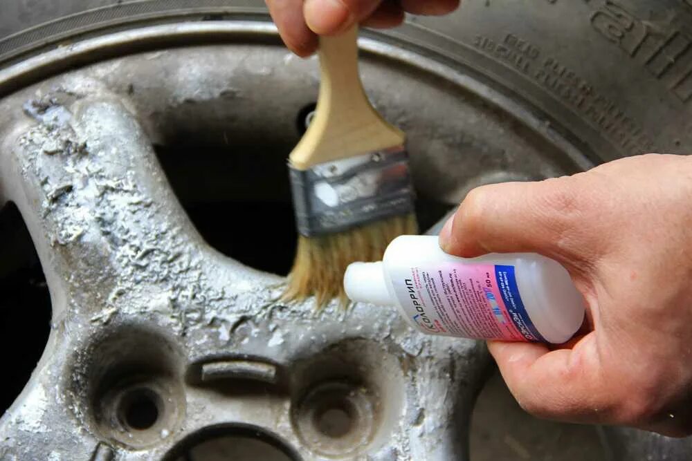 Как убрать с литых дисков. Полировка литых дисков. Коррозия литых дисков. Зачистка литых дисков от старой краски. Скол литого диска.