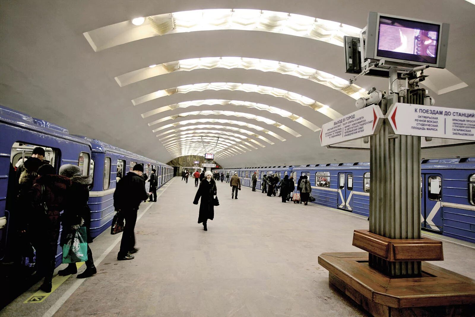 Площадь ленина метро время. Станция площадь ленина новосибирск. площадь ленина станция метро новосибирск. площадь ленина (станция метро, минск). площадь ленина (станция метро, санкт-петербург).