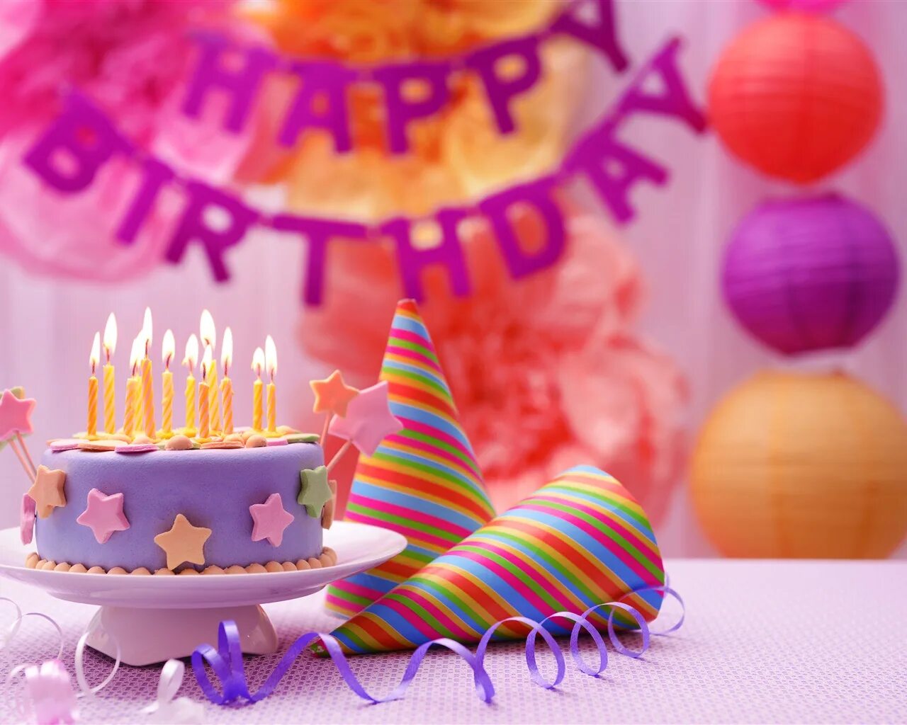 С днем рождения. Тортик с днем рождения. Открытка с днём рождения торт. С днем рождения торт и цветы.