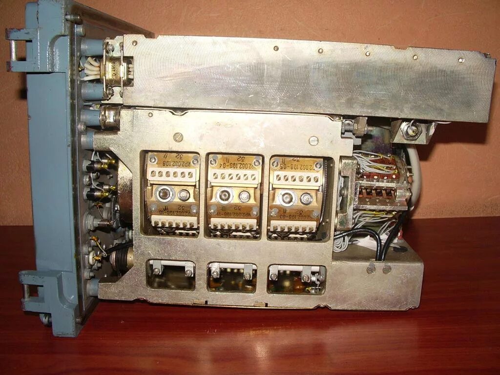 Приёмник р-326 шорох. Приёмник р-326 шорох. Приёмник р 326м. Р-326 радиоприёмник. Приёмник р-326 шорох.