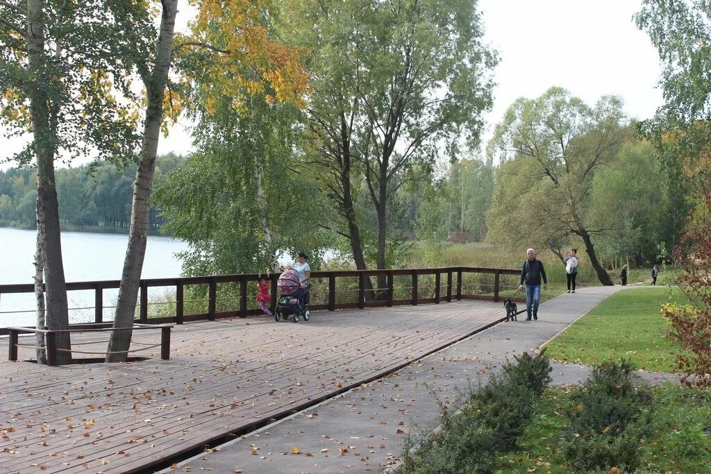 Светлоярский парк нижний новгород. Парк Светлоярское озеро Нижний Новгород. Светлоярское озеро Нижний Новгород Сормовский район. Светлоярский парк Сормово.