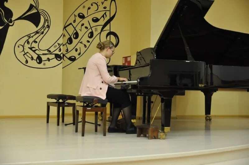 этюд шопена ф. эмблема школы искусств. дши северск. конкурс школы искусств. конкурс школы искусств.